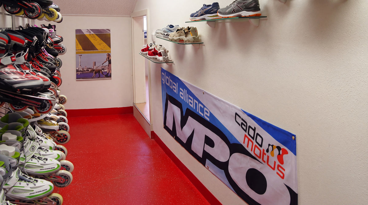 Passage to the office with inline skates and running shoes